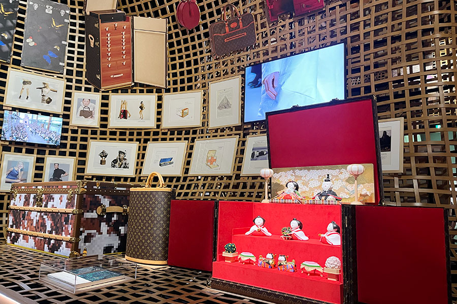 日本に関連する展示も(『ビジョナリー・ジャーニー』より、Lmaga.jp撮影)