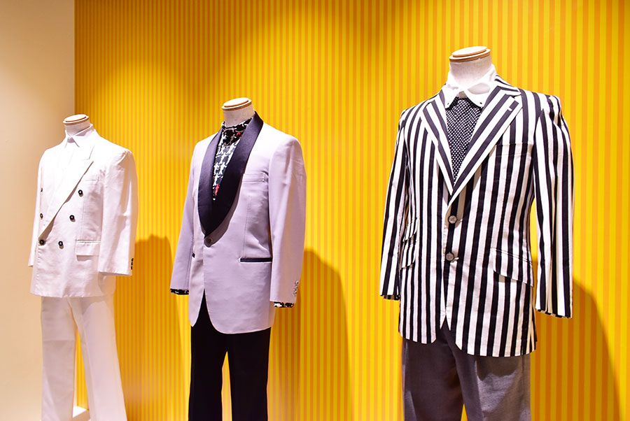 やなせのこだわりが感じられる私服や靴下などを展示するブース