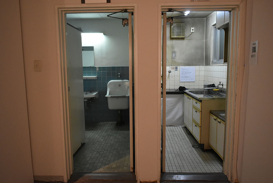 普通のトイレと洗面所に見えるが、実はこちらも展示のひとつ