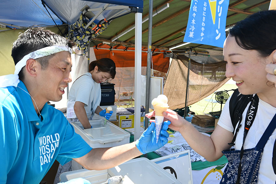『WORLD YOSAKOI DAY』にて、不定期で振舞われる「アイスクリン」(8月22日/大阪・関西万博「Matsuri」)