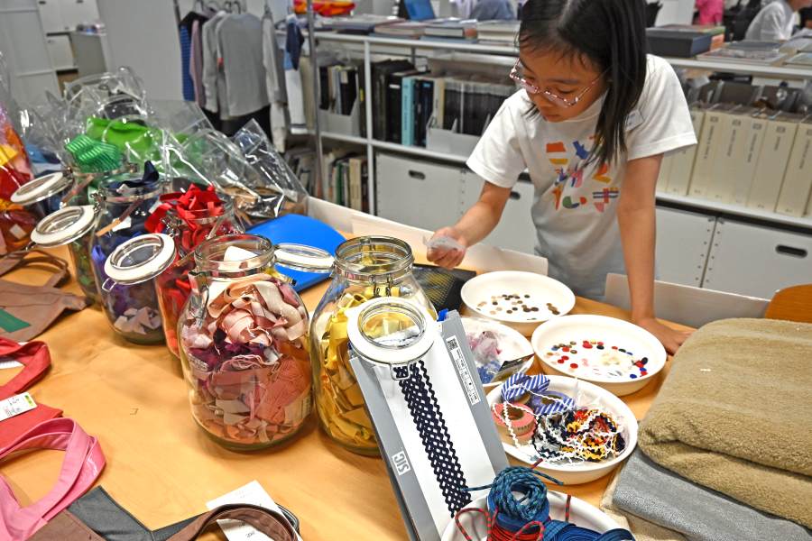社内にあるさまざまな素材を活かして、アイディアを膨らませる
