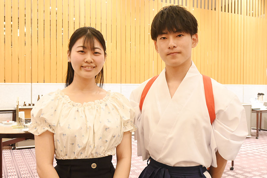 『「ふるさとの光」発見プロジェクトin 京都ー京都市ー』で山科エリアを担当。左から「京都橘大学」の速水千愛さん、阿部一輝さん