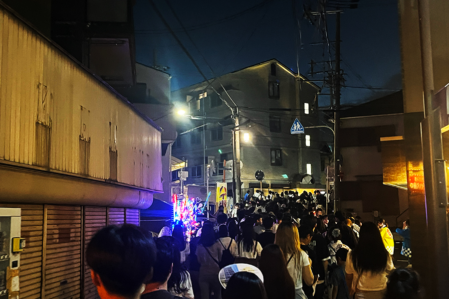 『水都くらわんか花火大会』会場までの道のりは大混雑(2024年9月・Lmaga.jp撮影)