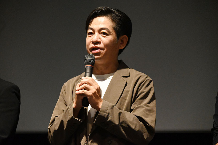 映画『メイソウ家族』の舞台挨拶にて、「YUI」に出演した永野宗典(8月26日・テアトル梅田にて)