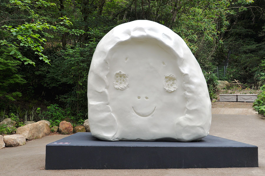 奈良美智『Peace Head』(ミュージアムエリア Lmaga.jp撮影)