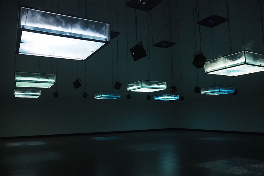 坂本龍一 + 高谷史郎《LIFEーfluid, invisible, inaudible...》