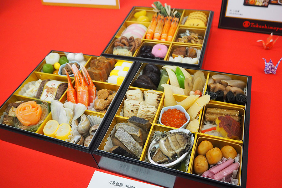 定番の人気商品「髙島屋 和風おせち」和 三段重(3万5640円)