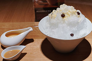 旬のももを贅沢に！京都「ぎおん徳屋」の１０日間限定かき氷が梅田で