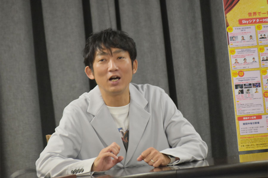 「OSAKA COMEDY FESTIVAL 2025」でアドバイザーを務めるNON STYLE・石田明(9月8日・大阪市内)