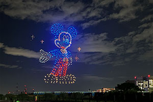 枚方の夜空に…巨大ミッキー出現！「くらわんか花火」初のディズニードローンショーに大歓声