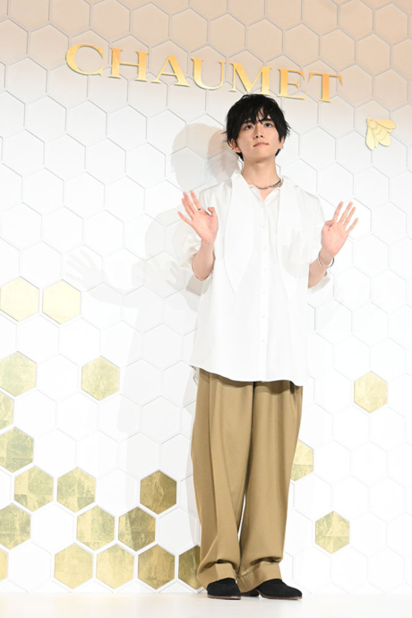 『大阪・関西万博』にて、「ショーメ、自然美への賛歌」のオープニングイベントに登場した板垣李光人(9月1日・フランスパビリオン)