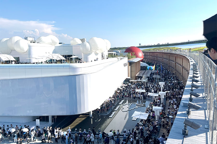『2025大阪・関西万博』8月31日(日)ベルギー館付近にも多くの人だかりが(15時頃/Lmaga.jp撮影)