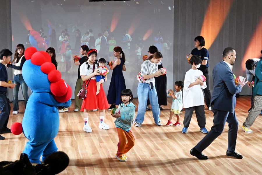 参加者みんなでエクササイズ(9月3日/大阪・関西万博)
