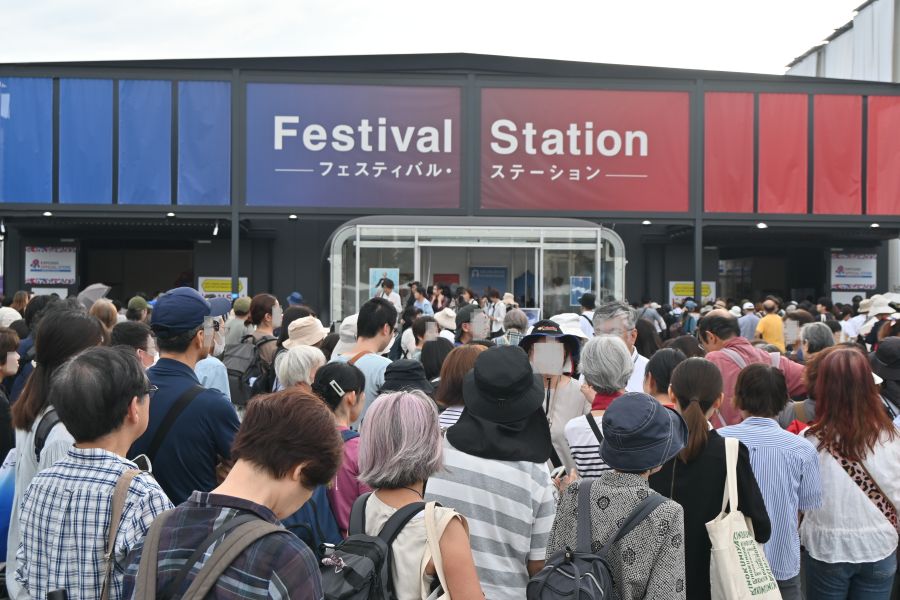 当日は観覧希望者が殺到(9月24日 大阪・関西万博)