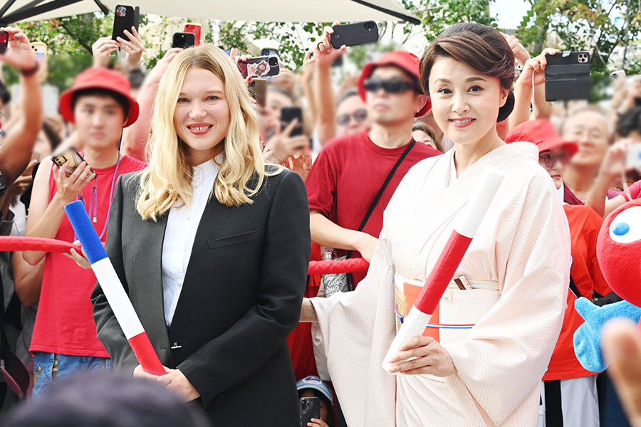 日本館名誉館長・藤原紀香も登場