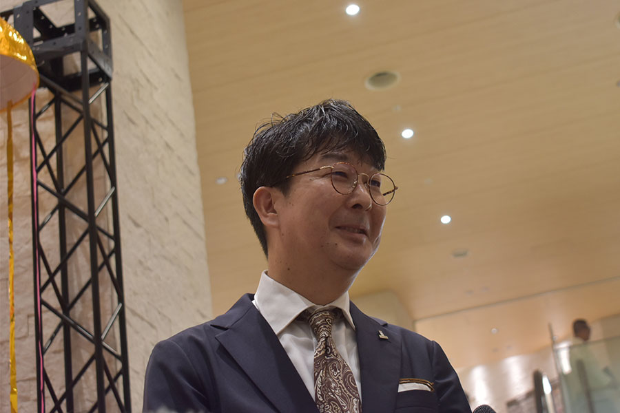 本店長・西井秀麿さん(9月8日・阪神百貨店)