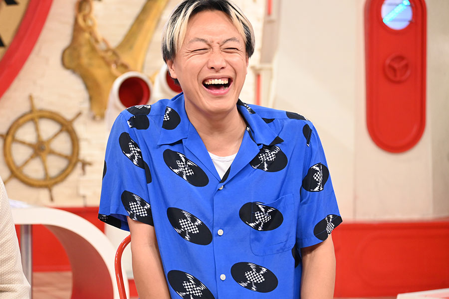 『マルコポロリ』で永野の踏み台にされたり、東野に服をビリビリに破られ引きずり回されたりと手痛い目に合っているお見送り芸人しんいち(撮影:Lmaga.jp)