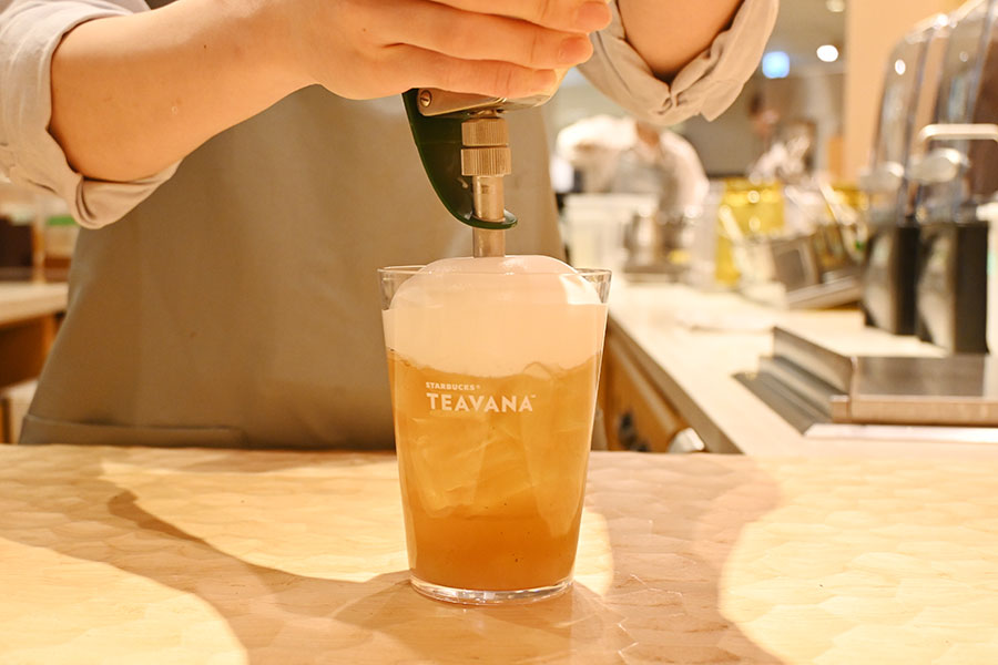 「スターバックス ティー&カフェ」の限定メニューの特徴、ふわふわムースも