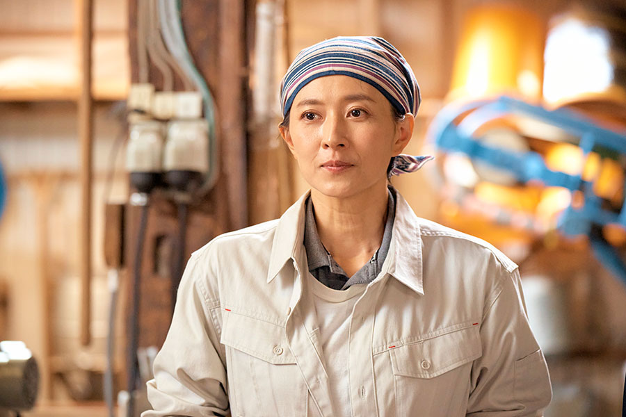 映画『種まく旅人 〜醪のささやき〜』より、日本酒オタクの女性調査官を演じる菊川怜 ©2025「種まく旅人」北川オフィス