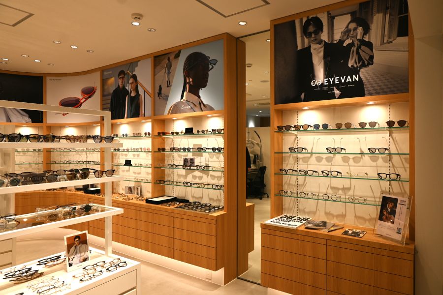 夢白がチョイスしたのは(10月20日/SeeP EYEVAN TAKARAZUKA Lmaga.jp撮影)