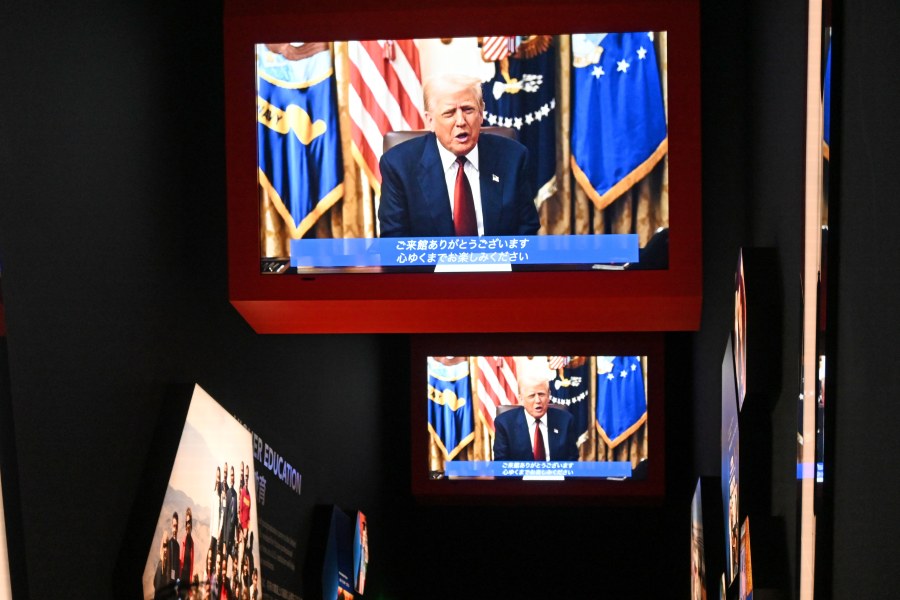 「アメリカ・パビリオン」ではトランプ大統領のメッセージが流れている