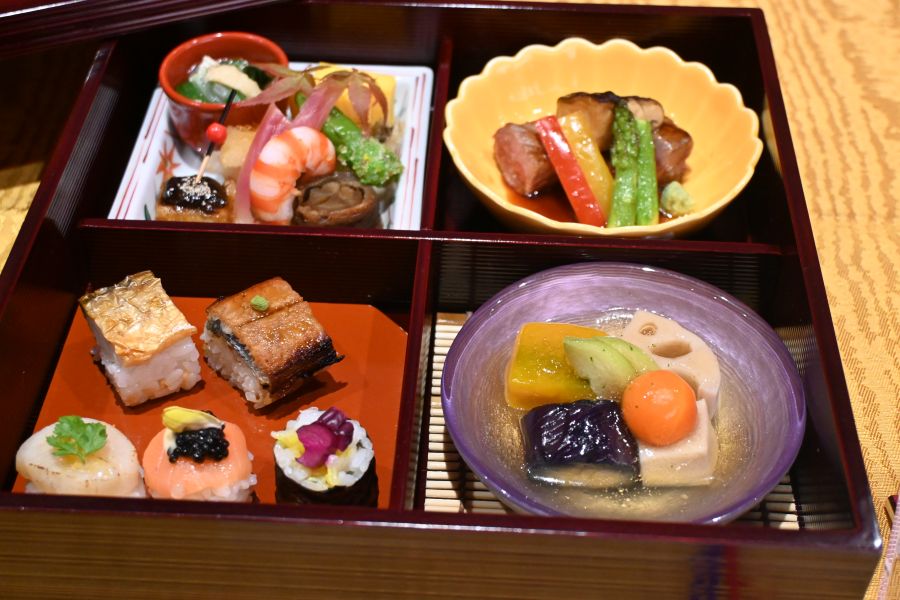 松花堂弁当のスタイル(10月15日/大阪・関西万博/Lmaga.jp撮影)