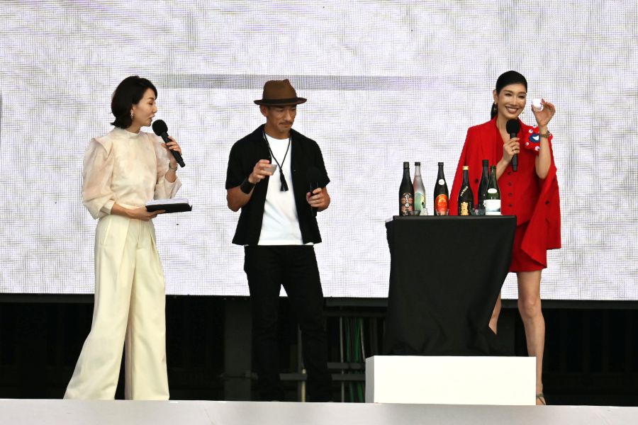中田がセレクトした酒、アンミカもエンジョイ(10月13日 大阪・関西万博)