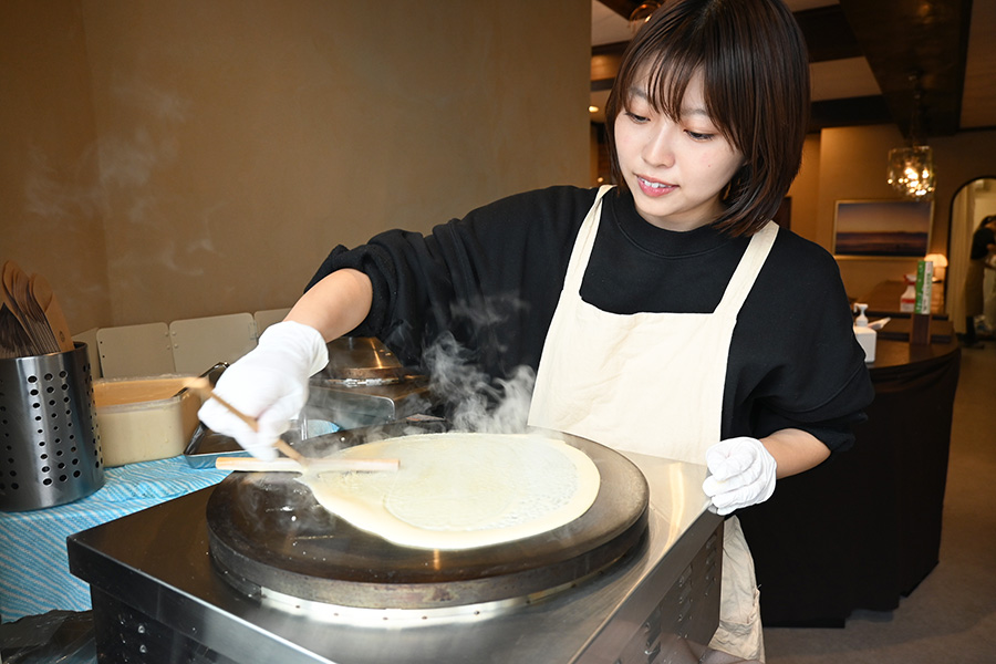 クレープは生地も素材もこだわる遠藤さん