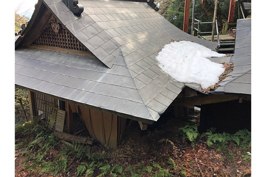2012年の集中豪雨による土砂崩れで全壊した月輪寺「愛宕大権現堂」。2018年の台風でも大きな被害を受け、存続の危機にある月輪寺では現在、災害復興支援を募っている(画像提供:月輪寺【公式】)