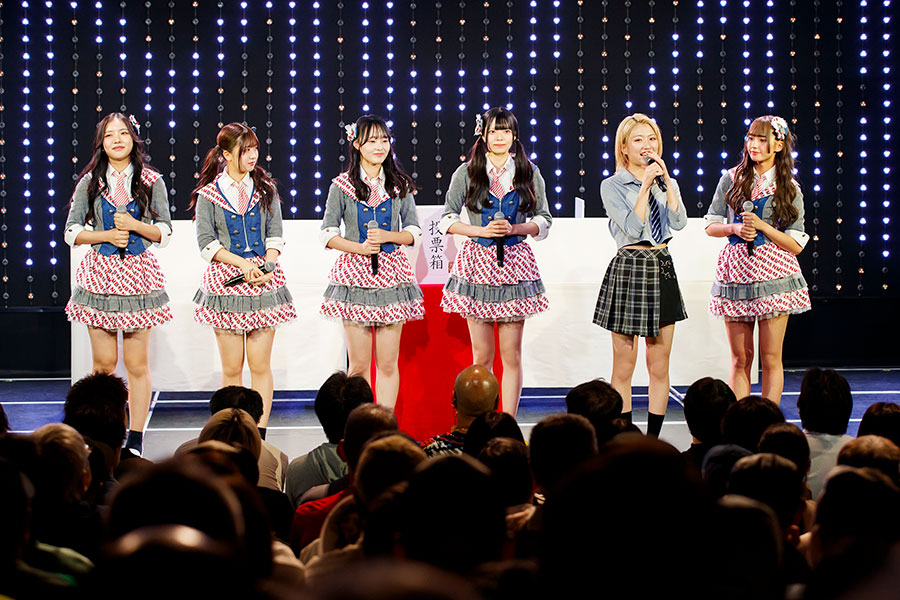 「天使のユートピア公演」後におこなわれた投開票の様子 ©NMB48