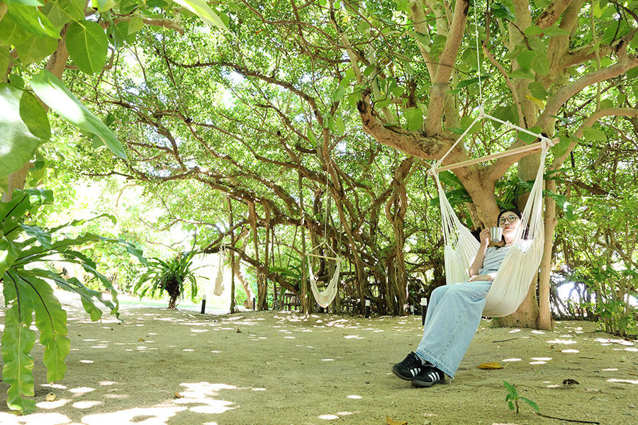 すぐそばが海とは信じられない、ポケットのような空間