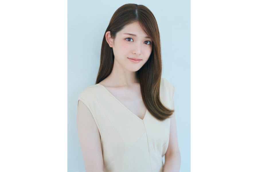 「なにわ淀川花火大会」のテレビ中継で、現場レポート松村沙友理(画像提供:テレビ大阪)