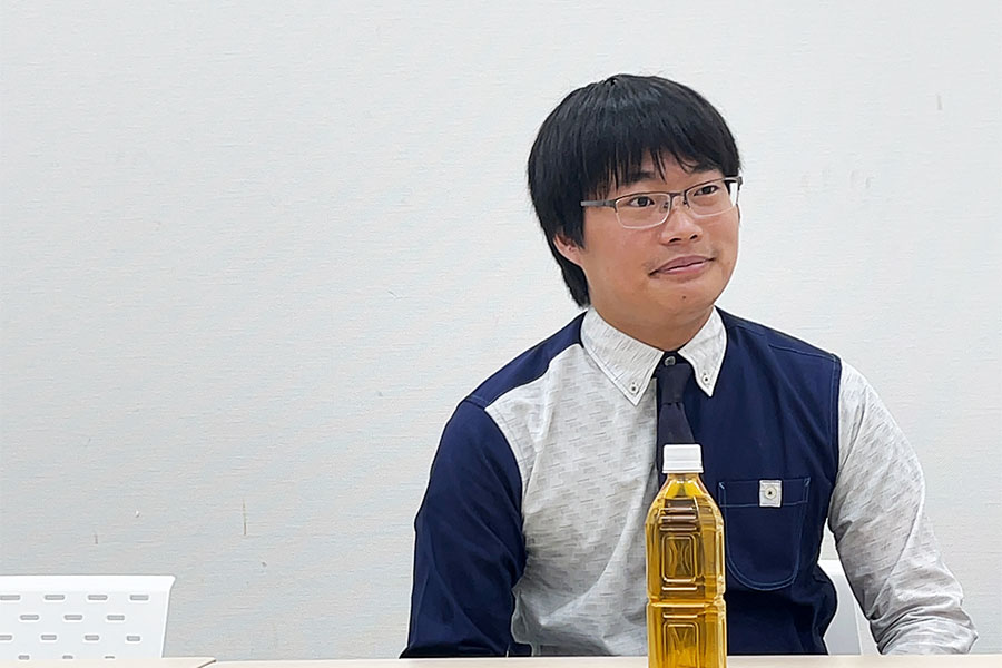 お笑いコンビ・オニイチャンの府上ふが(Lmaga.jp撮影)