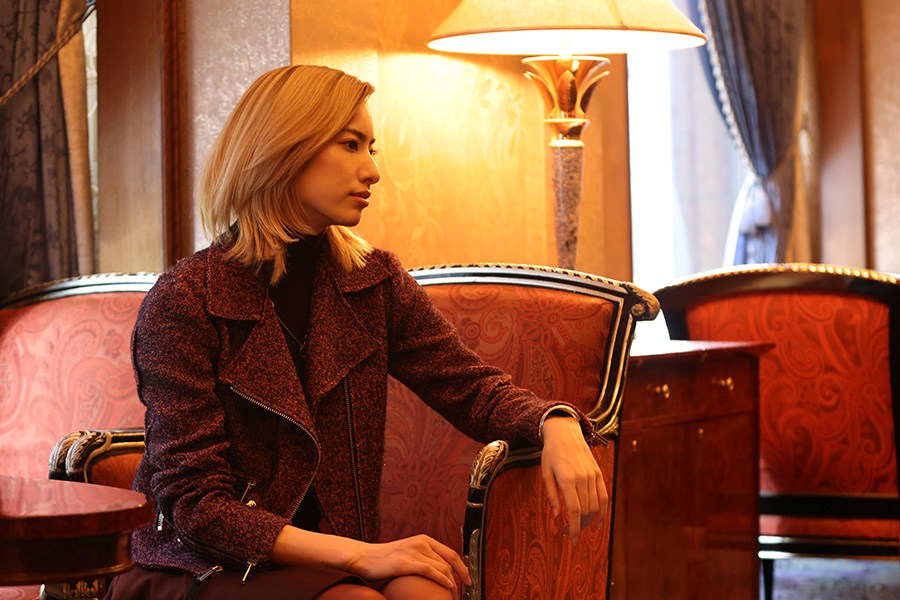 さらに今後も舞台『ハムレット』に出演。話題作への出演が続く柚香 光