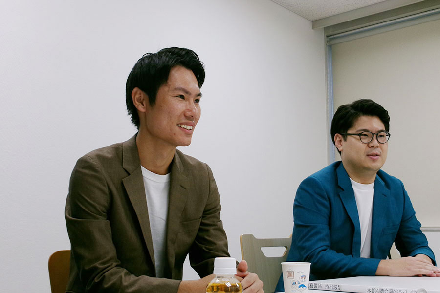 お笑いコンビ・天ロクの丘(奥野賢一、馬田バジリスク)