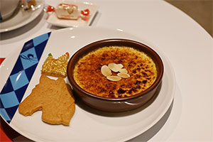 ルメール騎手、京都にカフェ開店!アーモンドアイとの巨大写真も…遊び心満載の店内&メニュー