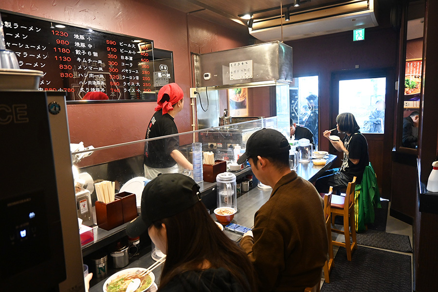 「本家第一旭 天満店」内観