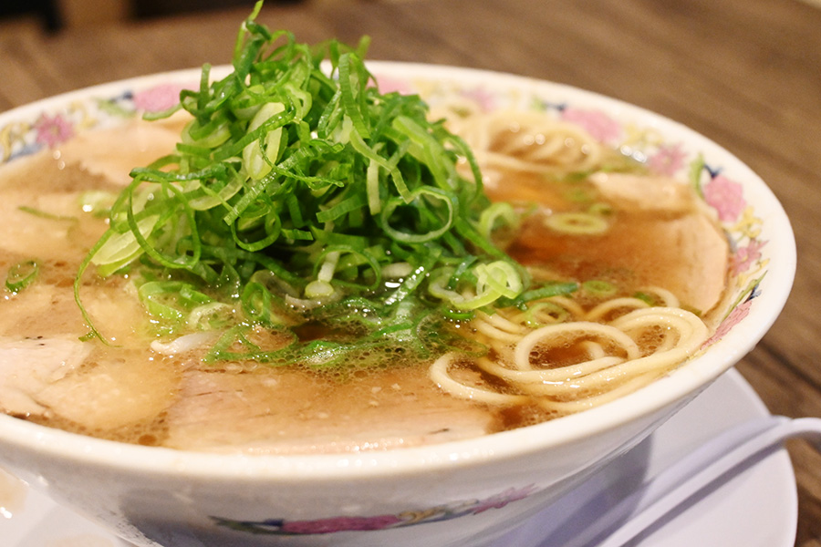 「本家第一旭 天満店」のラーメン(980円)