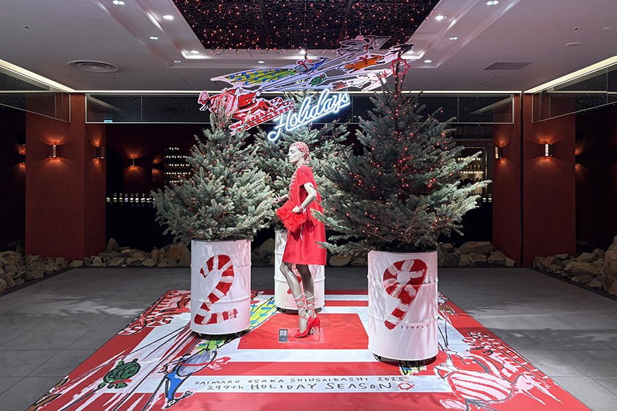 「大丸心斎橋店」本館4階エスカレーター前の様子