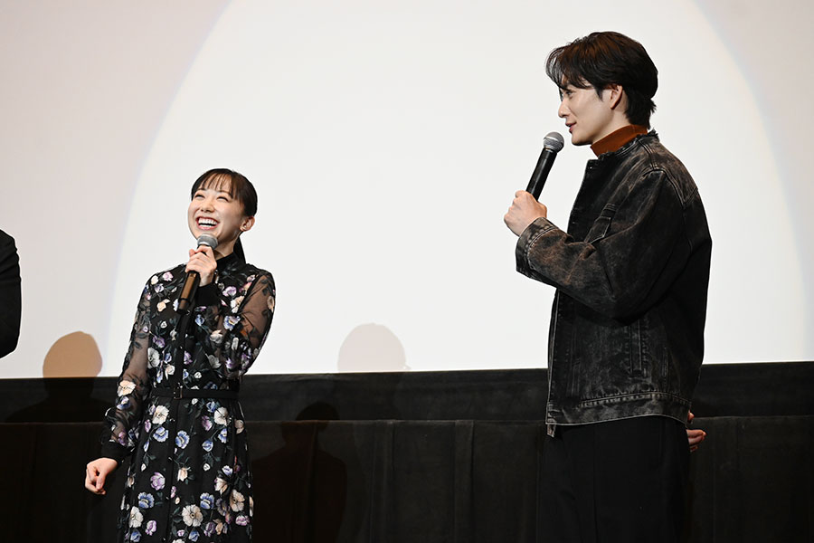 芦田との5年前の共演について、「僕は前回はヤな奴、今回はいい奴」と振りかえる岡田将生(11月16日・大阪市内)