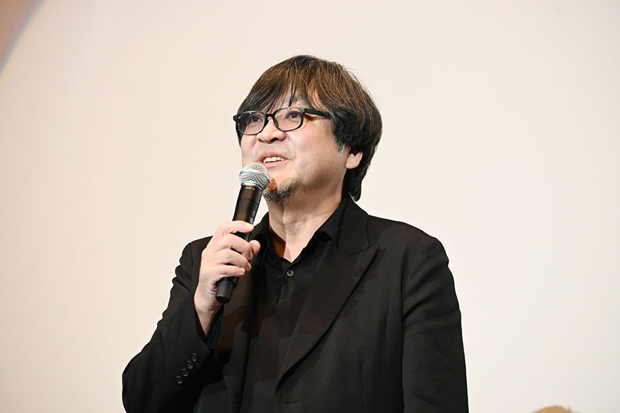 『果てしなきスカーレット』の舞台挨拶に登場した細田守監督(11月16日・大阪市内)