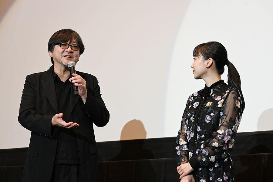 芦田のスカーレットへの向き合い方について振りかえる細田守監督(11月16日・大阪市内)