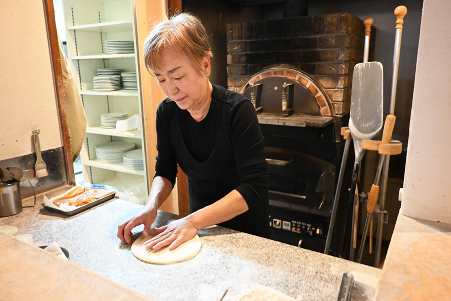 「ジジヤババヤ」の店主・辻冷子さん