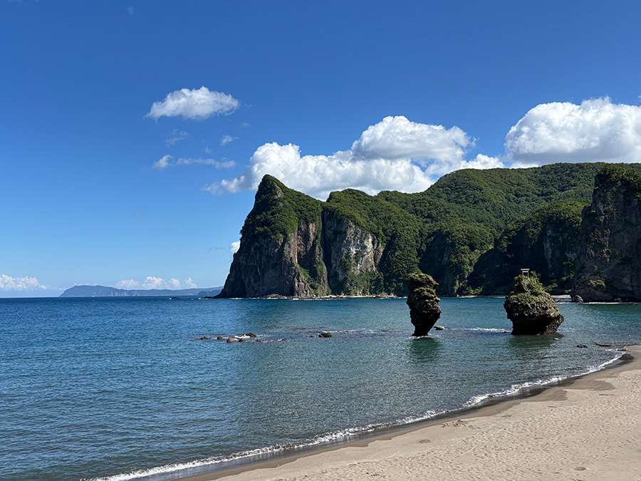 余市町の「えびす岩、大黒岩」