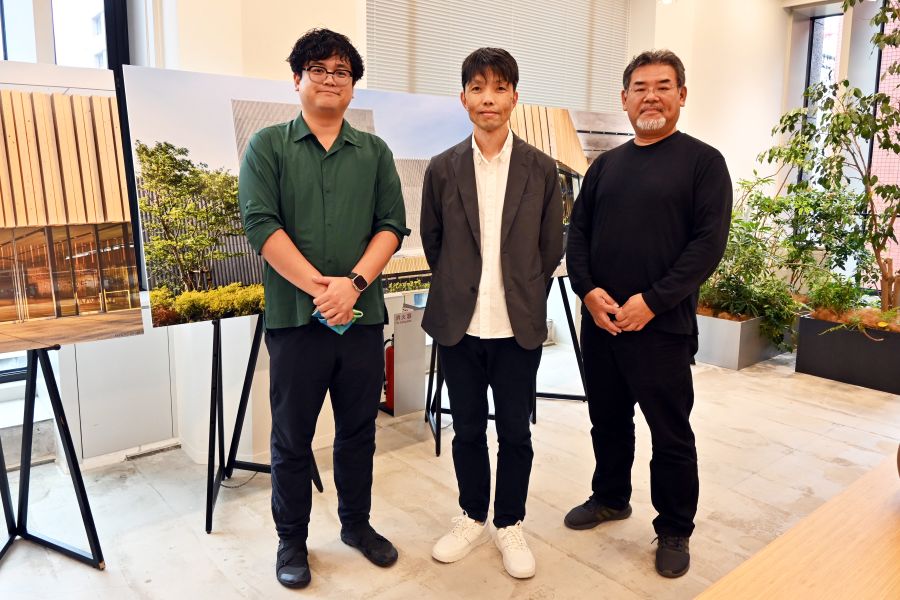 「日建設計 大阪オフィス」の『イケフェス大阪』の展示を企画した3名(左から、多喜茂さん、勝山太郎さん、髙畑貴良志さん)
