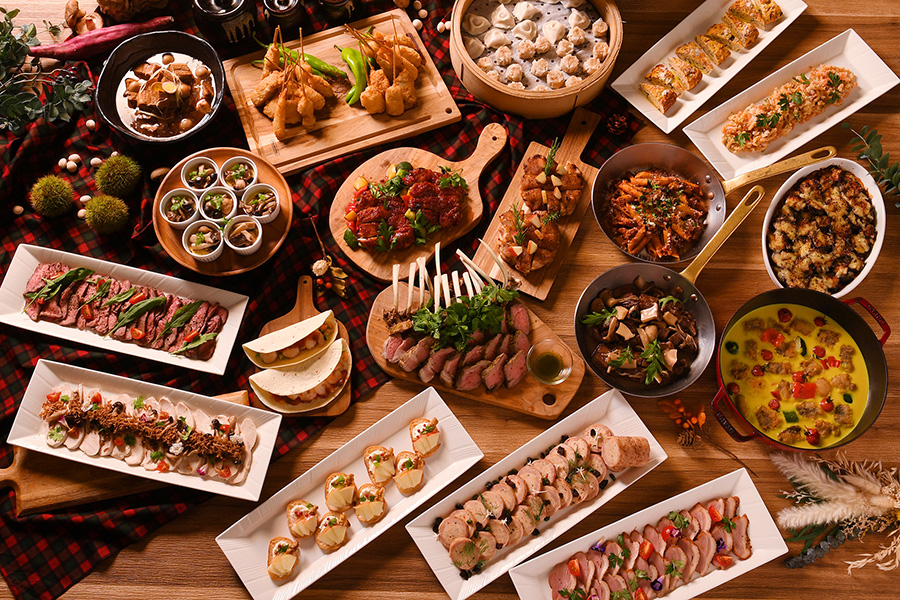 「ホテルプラザ神戸」(神戸市東灘区)のディナービュッフェでは、2800円プラスでズワイガニ食べ放題プランにアップグレードできる