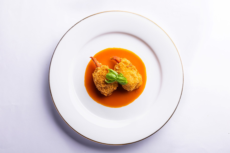 「神戸メリケンパークオリエンタルホテル」(神戸市中央区)で食べられる「カニとロブスターのクリームコロッケ」