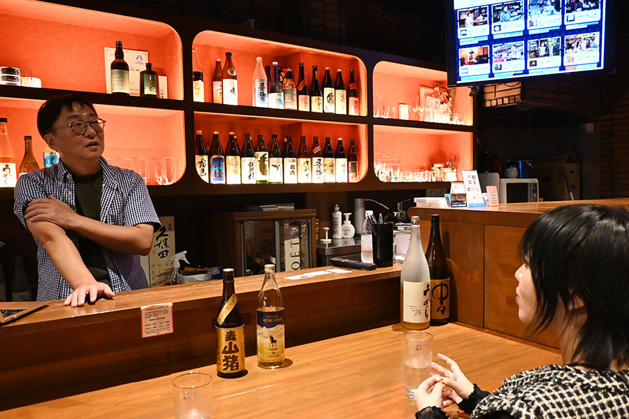 各地のスナックを訪れてきた恒吉さんも、初めて宮崎を訪れた際はスナックの多さに衝撃を受けたとか