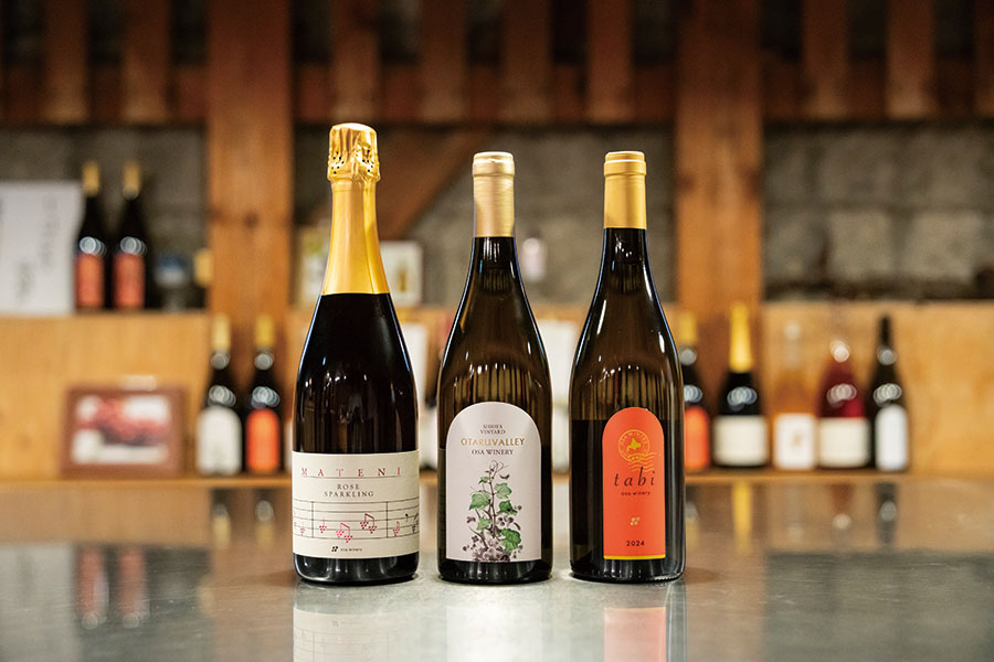 白の他、ロゼや泡、暮らしのグッズも販売。