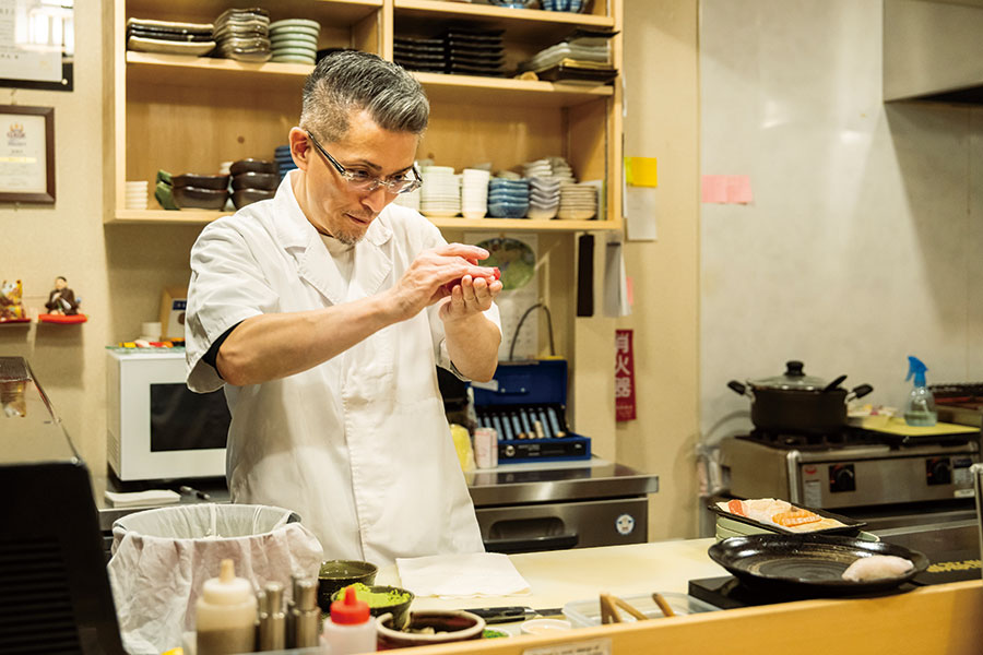ネタケースには北海道ならではの珍味も並ぶ。